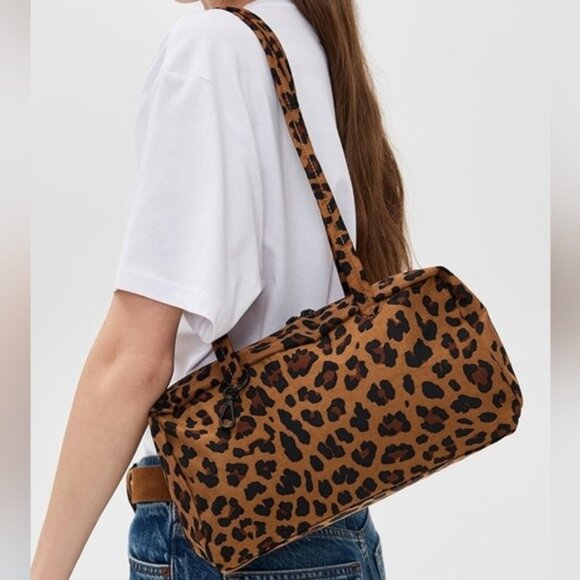 BAGGU Nylon Bowler Bag in Leopard NWT - Picture 4 of 5